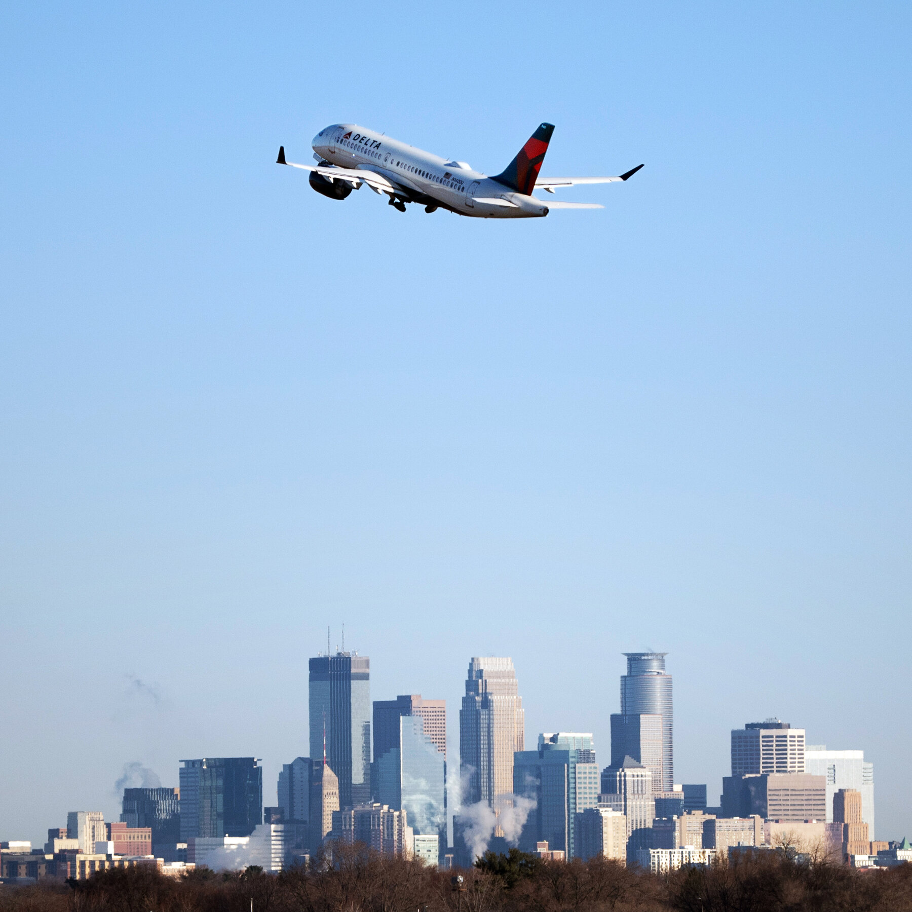 Delta Air Lines Will Stop Serving Snacks and Drinks on Short Flights