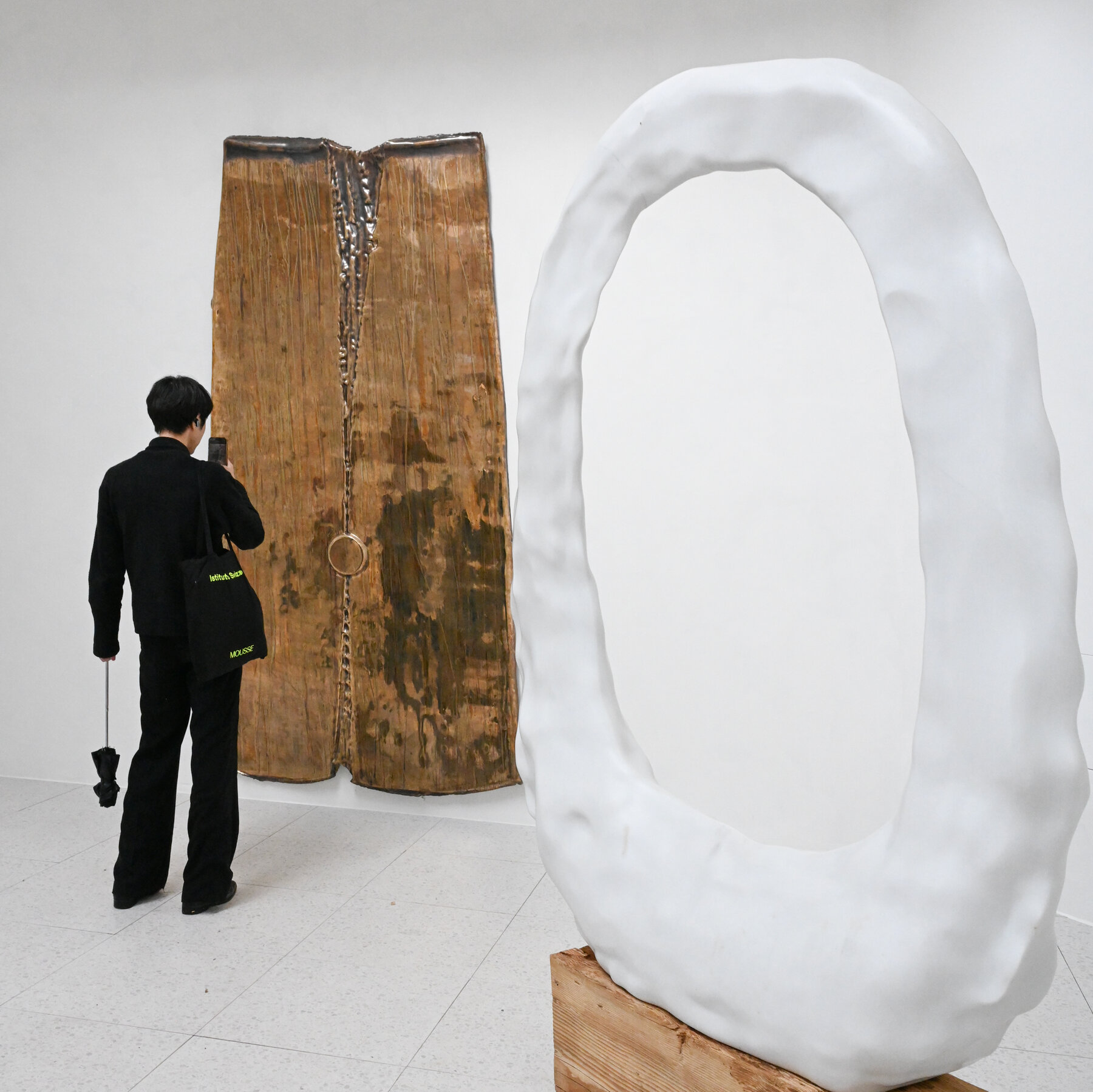 At the Venice Biennale, an American Artist Plops His Sculptures on a World Stage